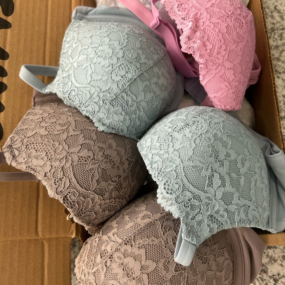 SKIMS Lace Bra with Adjustable Straps